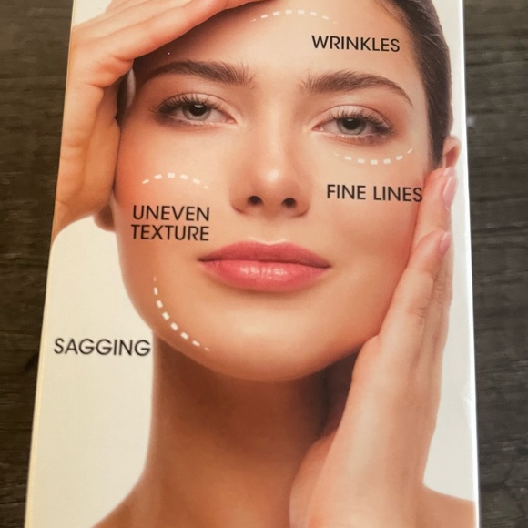 Advance clinical plant based collagen multi lift moisturizer plump up fine lines - Picture 2 of 5